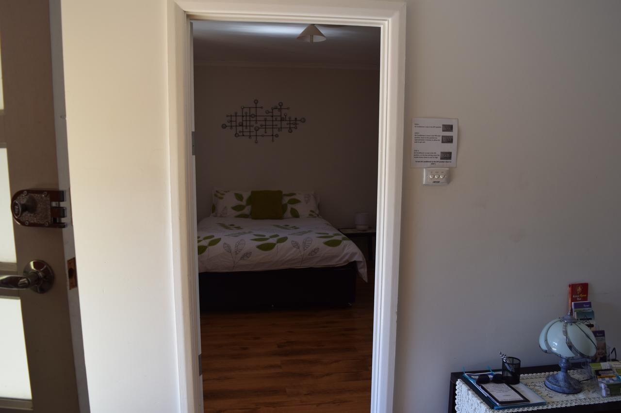 Aly小屋酒店 布罗肯希尔 外观 照片